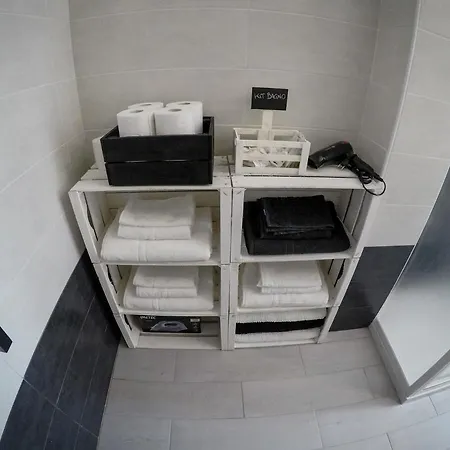 Casa vacanze Black&white *